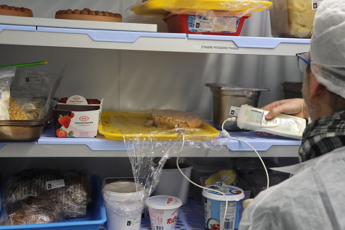 Prefet54's tweet image. #Restauration 🍽️ | Depuis l’été les services « Concurrence, Consommation et Répression des Fraudes » et « Sécurité et Qualité Sanitaire de l’Alimentation » de la direction départementale de la protection des populations (DDPP) conduisent plusieurs contrôles conjoints visant à