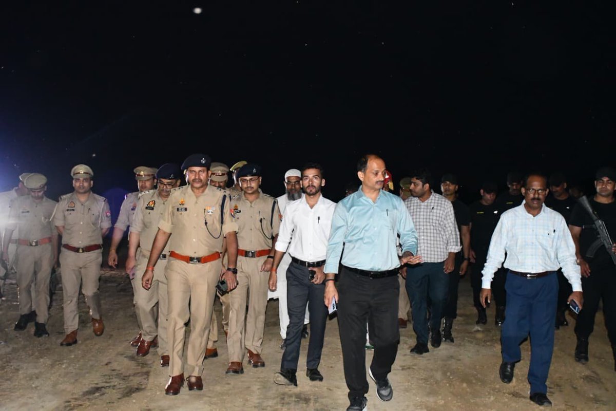 bstvlive's tweet image. कन्नौज : डिप्टीCM  ब्रजेश पाठक के भ्रमण को लेकर अलर्ट

➡डीएम और  एसपी ने किया का निरीक्षण
➡सुरक्षा व्यवस्था की समीक्षा कर दिए निर्देश
➡असीम अरुण के पिता की पुण्यतिथि कल 

#KannaujNews #BrijeshPathak @dm_kannauj