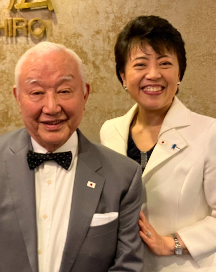 参議院議員有村治子先生

自由民主党総務会長の御就任
誠におめでとう御座います。

呉竹会会長
頭山興助