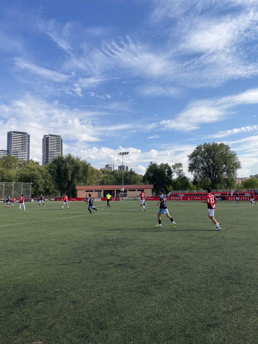 Carlos_Lines's tweet photo. Unión Adarve - Real Ávila
#JuvA
🐺❤️🖤⚽️ https://t.co/kcQVK8gLpY