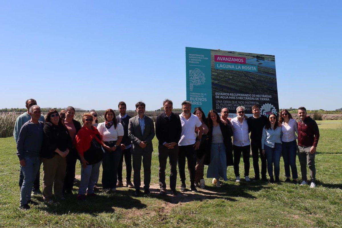 Caminar la Provincia.
Recibimos a <a href="/gkatopodis/">Gabriel Katopodis</a> y recorrimos la obra más importante de la historia de nuestra Laguna La Rosita.
Una obra que va a evitar que se inunde la ciudad y que nos permite ganar 20 manzanas de espejo de agua para turismo y recreación.
Con <a href="/Kicillofok/">Axel Kicillof</a> no