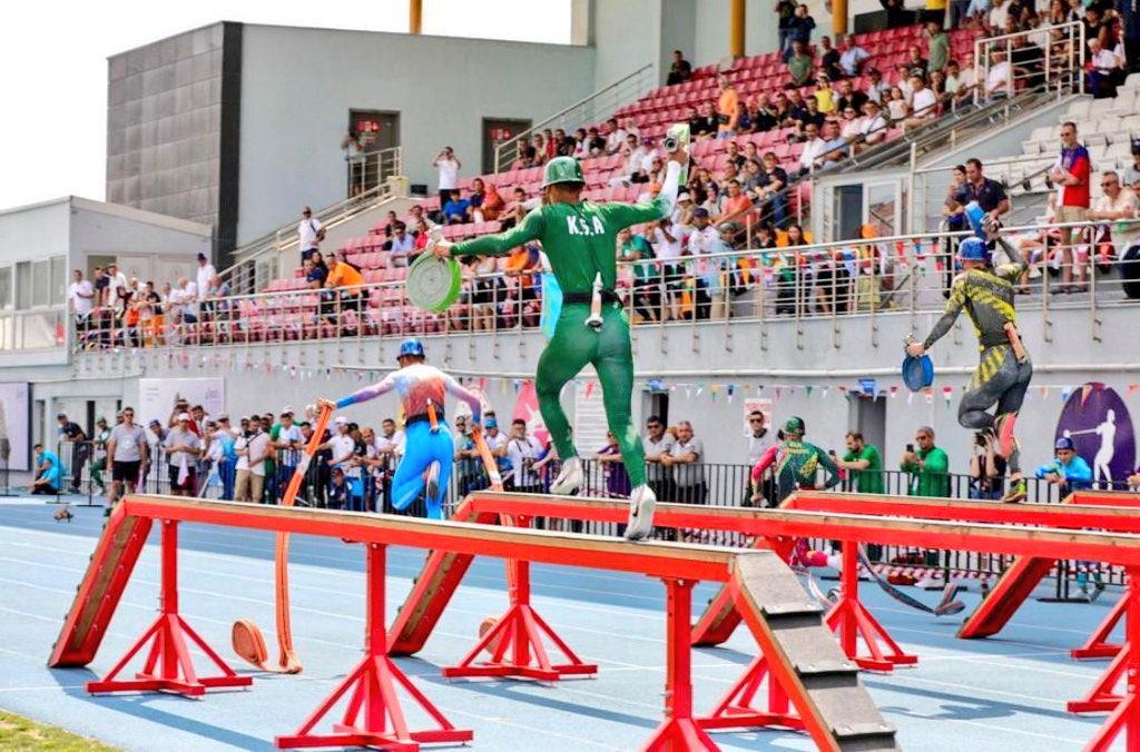 تستعد العاصمة الرياض يوم الاثنين10/27/ 2025م لإجراء قرعة بطولة العالم لرياضة الإطفاء والإنقاذالتي تُقام تحت مظلة الاتحاد الدولي لرياضة رجال الإطفاء والمنقذين(ISFFR)، بتنظيمٍ مشترك بين المديرية العامة للدفاع المدني والاتحاد الدولي وبمشاركة ( 21 )دولة من مختلف قارات العالم<a href="/SaudiDCD/">الدفاع المدني السعودي</a>