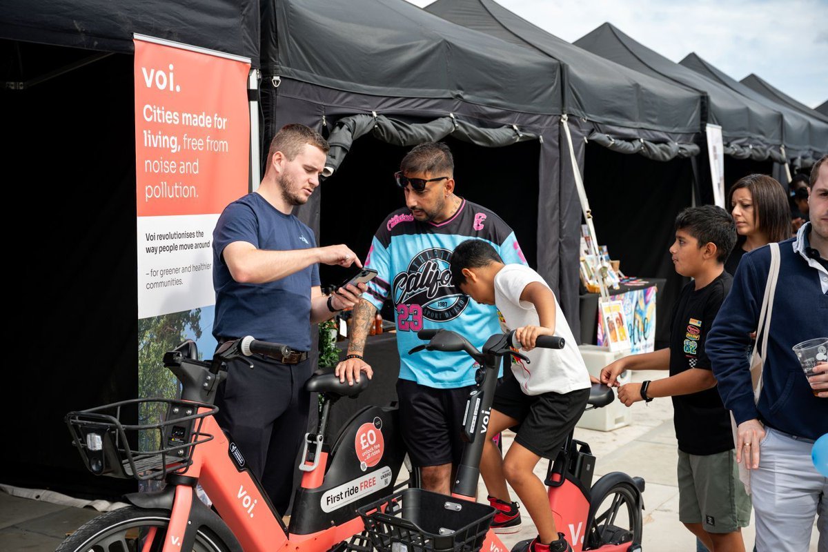 barkingriver's tweet photo. We’re pleased to support the launch of Voi e-bikes, as part of a borough-wide pilot with @lbbdcouncil.

This initiative brings a convenient, low-emission alternative to short car journeys, helping to cut congestion, reduce carbon and support active lifestyles. https://t.co/yHB9qLxPVf