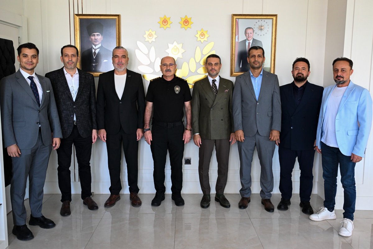 Antalya İl Emniyet Müdürü Sayın Dr. Sabit Akın Zaimoğlu’nu, MÜSİAD Antalya Şube Başkanımız Yusuf Akgül ve yönetim kurulu üyelerimiz makamında ziyaret etti.

Ziyarette, Antalya’nın güvenliği, iş dünyasının huzurlu bir ortamda gelişmesi ve kamu–sivil toplum iş birliğinin