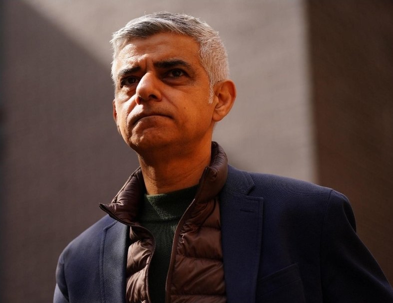I say Sadiq Khan is the worst thing to happen to London since the blitz of the Second World War!
Drop a ❤️ retweet and follow me if you agree.