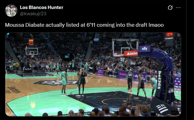 kwakujr23's tweet image. Sochan clearing Ekitike like that is jokes, type of guy to bully a yute like VVD if he played footy

#DifferentLevels #Wembanyama 
x.com/kwakujr23/stat…