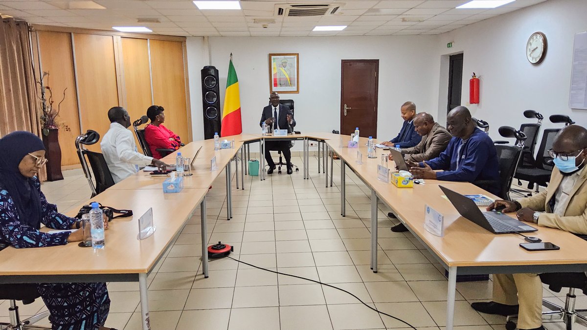 Le Vérificateur Général a reçu en audience Madame la Représentante d’ONU Femmes au Mali. Les échanges ont porté sur le rôle du BVG dans la gouvernance au Mali, le renforcement des capacités et l’intégration du genre dans les missions de vérification.