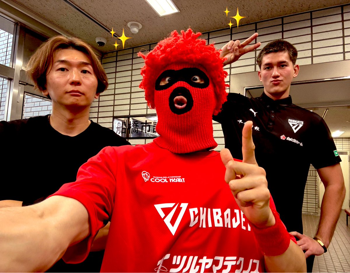 じぇじぇじぇ😎🔥

エモい…✨

ルーキー
#加藤ダニエル✨

&amp;

超ベテラン
#西村文男
#超Mrジェッツ✨
#LASTRUNWAY

胴上げシマSYO‼️🔥🔥🔥