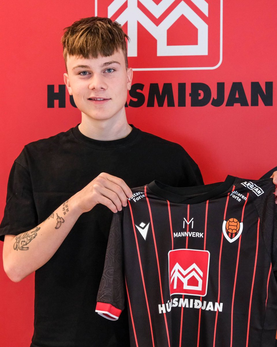 Kæru Víkingar. Knattspyrnudeild Víkings tilkynnir með mikilli hamingju að Björgvin Brimi Andrésson hefur skrifað undir samning við Íslandsmeistara Víkings út árið 2029.

Velkominn í Hamingjuna Björgvin! ❤️🖤
Sjá nánar : vikingur.is/bjorgvin-brimi…