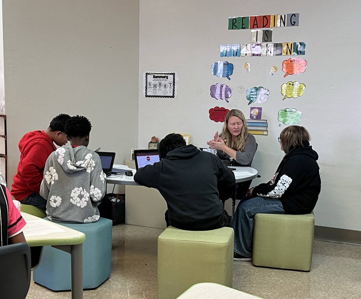 146reads1's tweet image. Learners in Mrs Hall Risor’s & Ms Cavenaile’s @studysync 8 classes are working on publishing their Unit 1 Narratives. @WashingtonD86