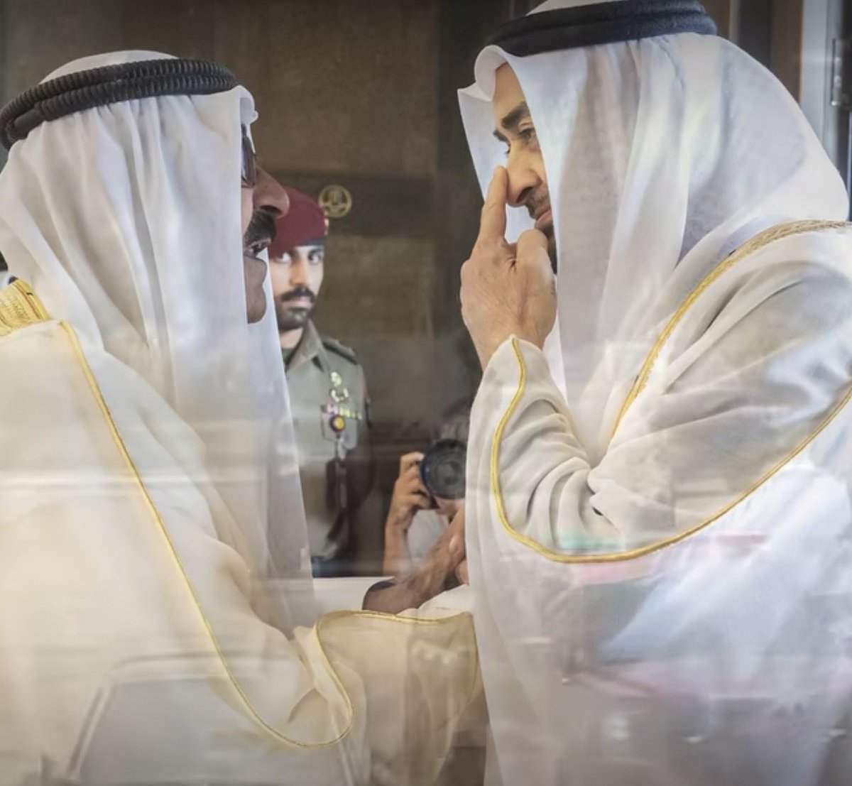 لـ اشر على خشمه وفل الحجاجين 
                 هذاك عيد اللي مطوّل صيامه 

غيثٍ هماليله لـ الأقصى والأدنين
                  مـا مـر دار الا تـرك لـه علامه 

تلقى وراه بـ جرهد البيـد ثنتين:
                  جرّة قدم رجله، وجـرّة غمامه

<a href="/_Yousefalosaimi/">يوسف العصيمي 𝗬𝗼𝘂𝘀𝗲𝗳 𝗔𝗹𝗼𝘀𝗮𝗶𝗺𝗶</a>