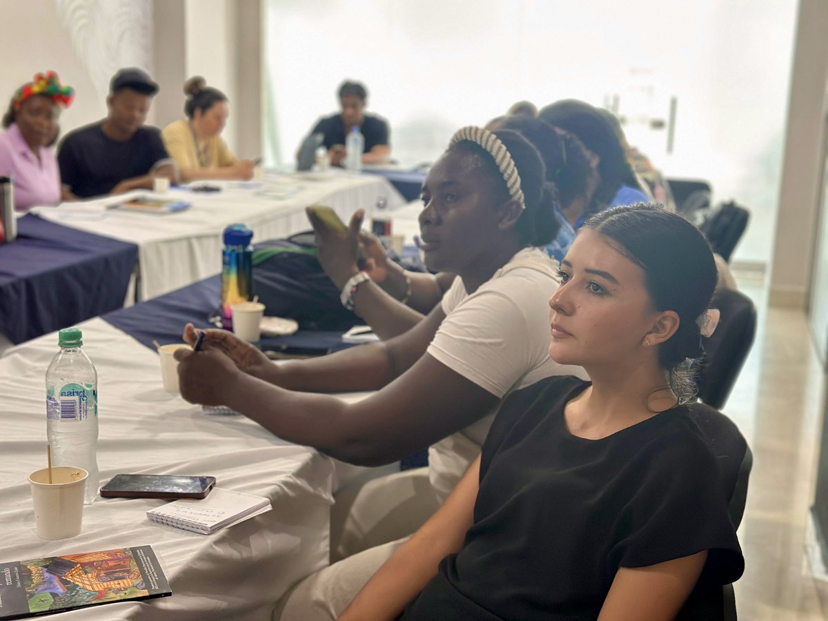 MisionONUCol's tweet image. Periodistas comunitarios y alternativos de Chocó adquirieron herramientas para hacer frente a desinformación y promover elecciones informadas en territorios de Circunscripciones Transitorias Especiales de Paz #CITREP, gracias al taller CdR/Lab Periodismo Electoral en #Quibdó. 🧵