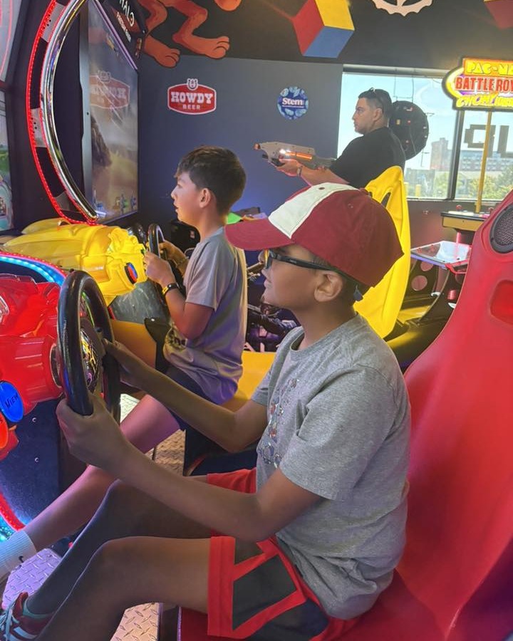 You can help to spread hope and awareness with a few clicks! 💻🙌 Every like, comment, and share helps more people learn about Alström Syndrome! loom.ly/Gxa2DFI