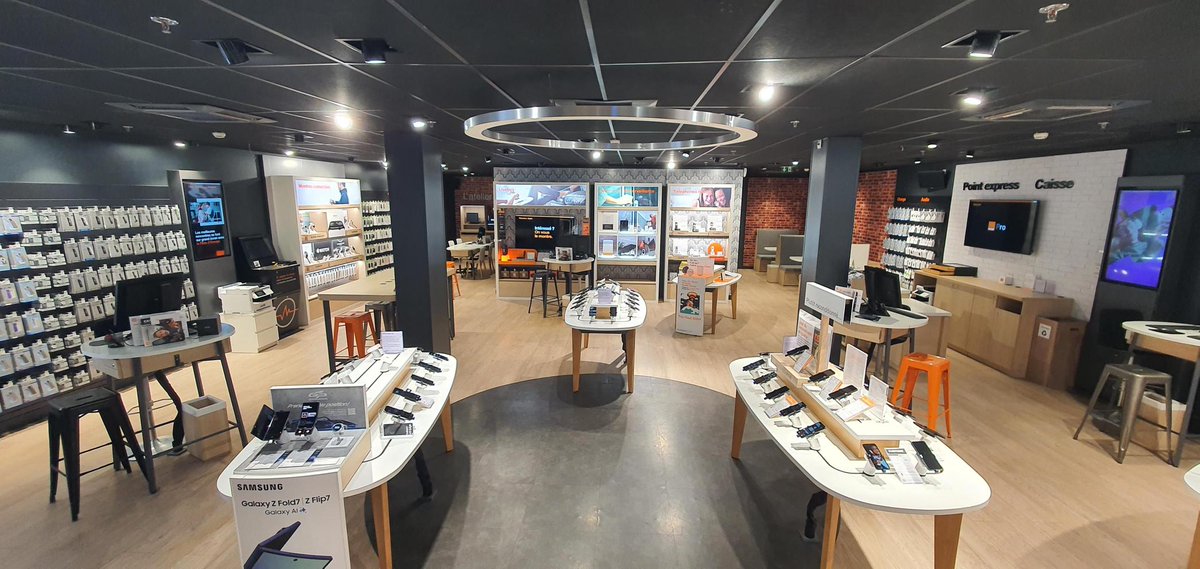Orange Store tweet media