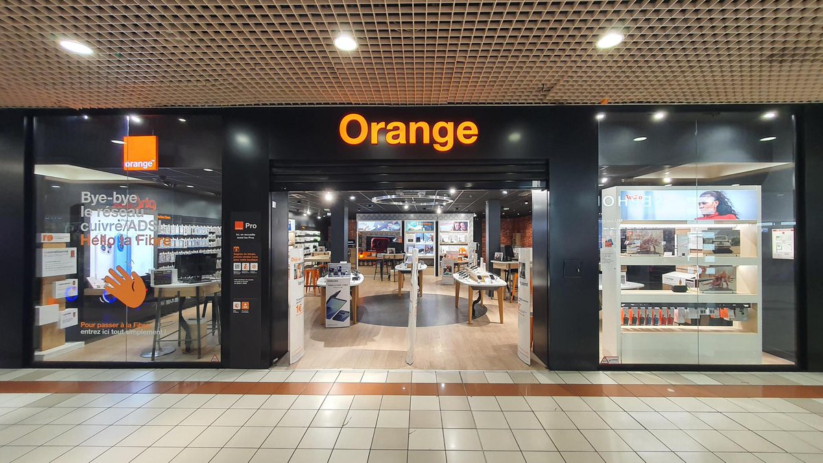 Orange Store tweet media