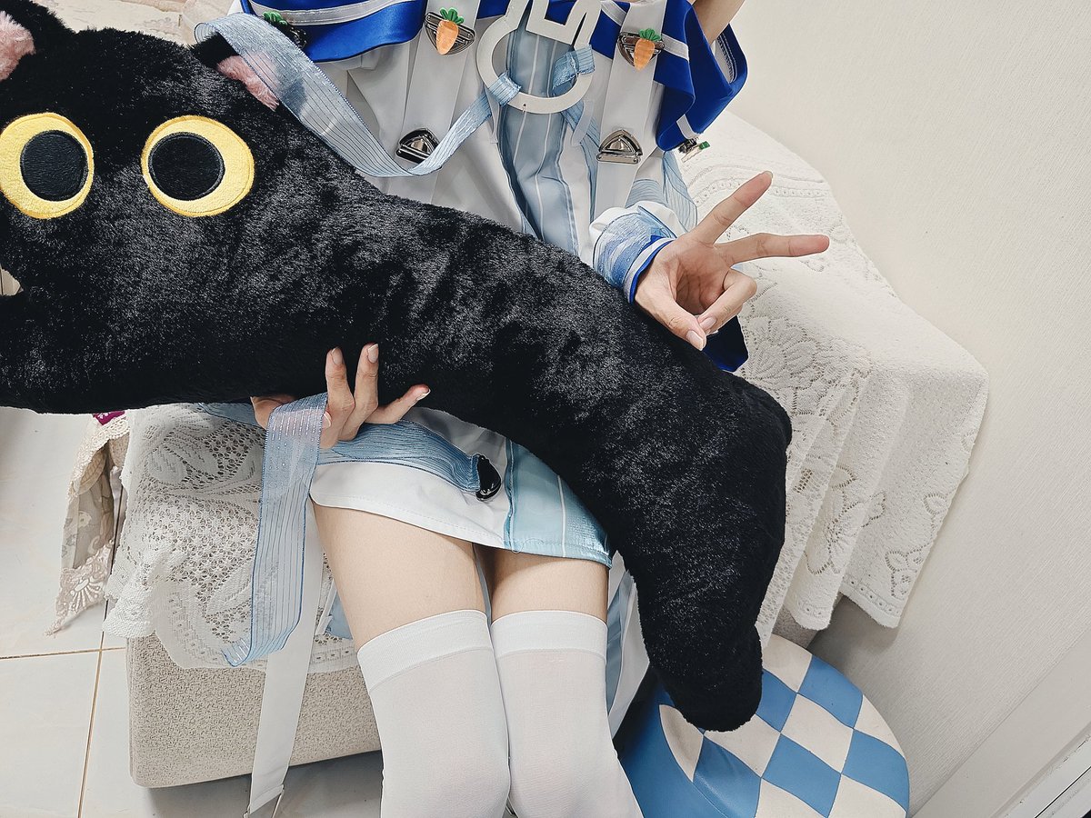 养不起了，出一只小猫，很乖，会对你哈气（我就这样看着你
#男娘