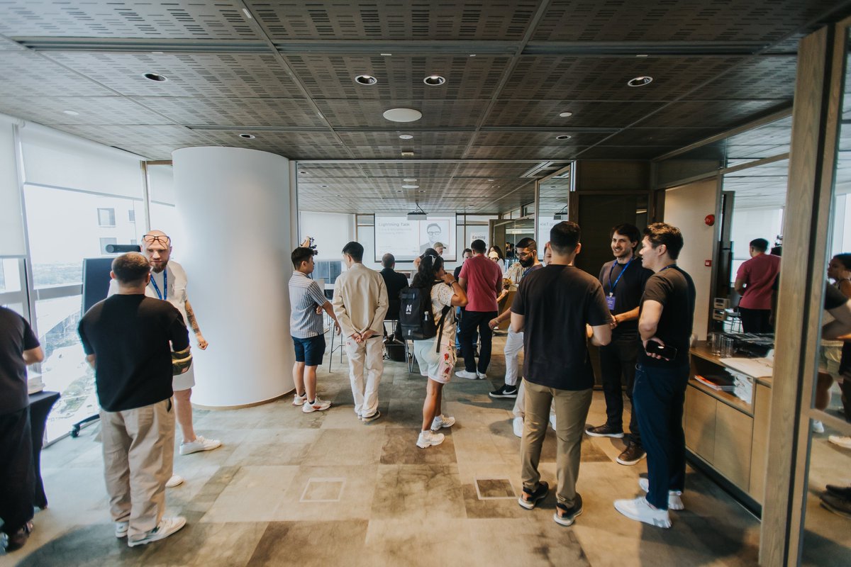 YAPGlobalTeam's tweet image. Behind the scenes at @moremarketsxyz #TOKEN2049 side event “Do MORE With Less” 💥

A full house, powerful conversations, and a shared vision for simpler, smarter crypto.

Here’s to doing more, but with less friction!

#MoreMarkets #DoMoreWithLess #DeFi #Web3Events