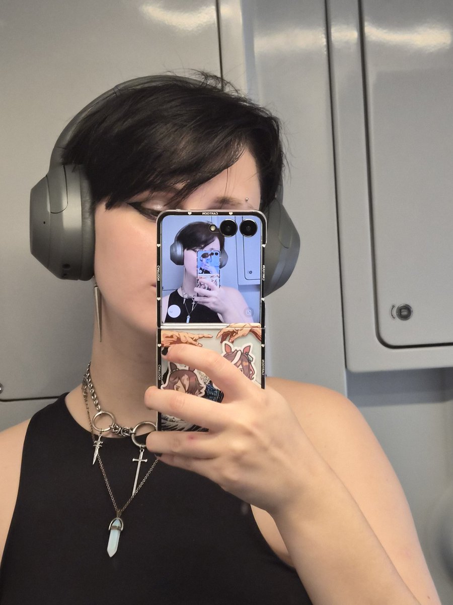 Gonna see Yaelokre in three hours!!!