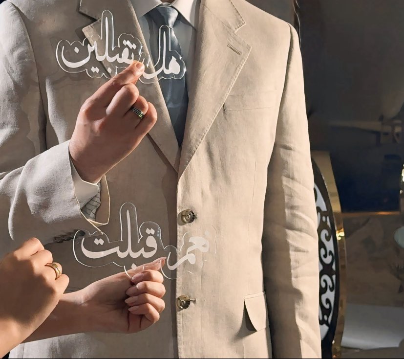 م. لـونـا tweet media