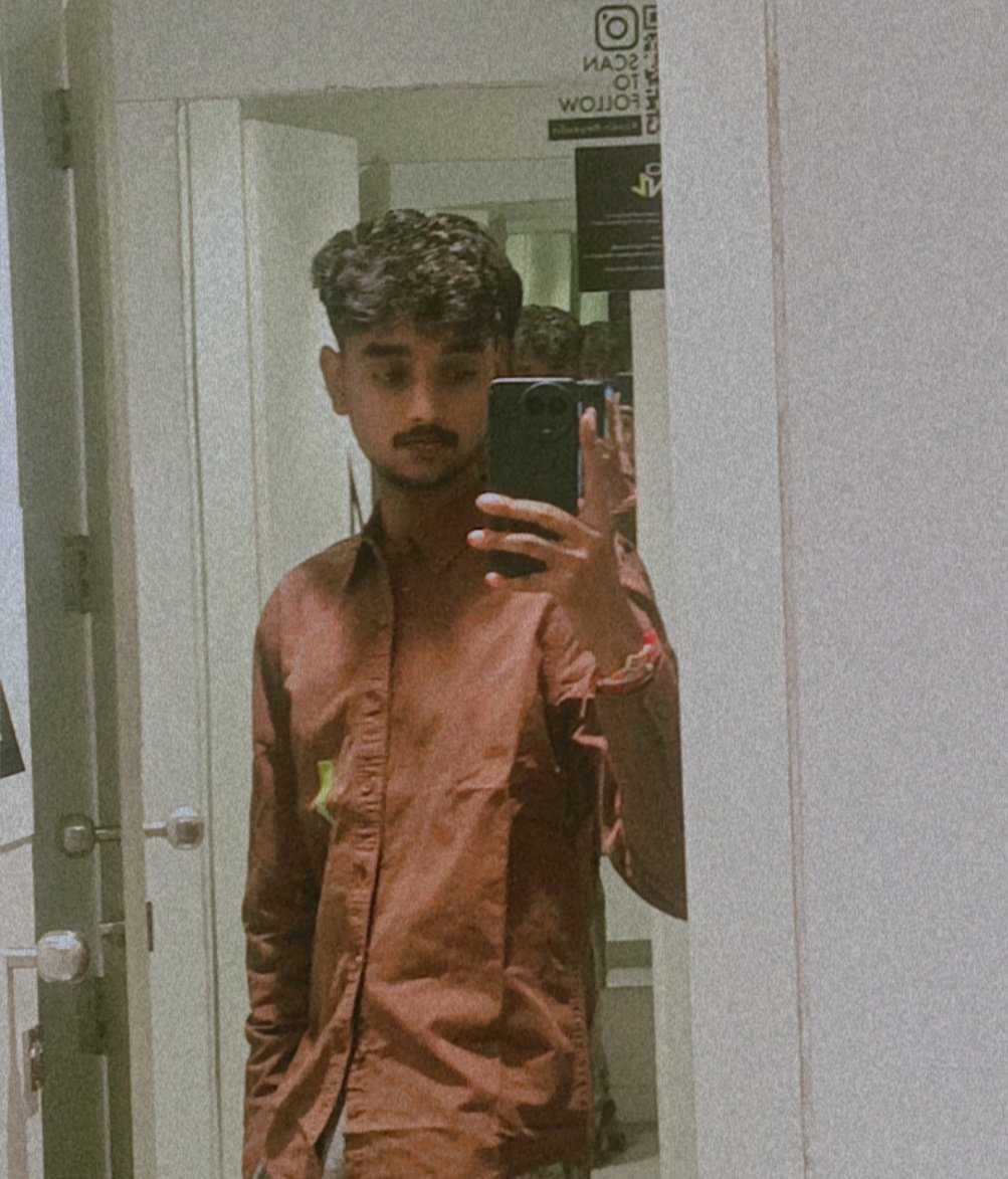 21prnv's tweet image. Bought myself clothes worth 4.5k today.

When I was in BCA, I used to wear the same shirt and pant pairs for the whole year there was no Diwali for me back then. But now, times have changed. I’ve stopped looking at price tags.

Thank you, God and Mom for everything. Work your ass…
