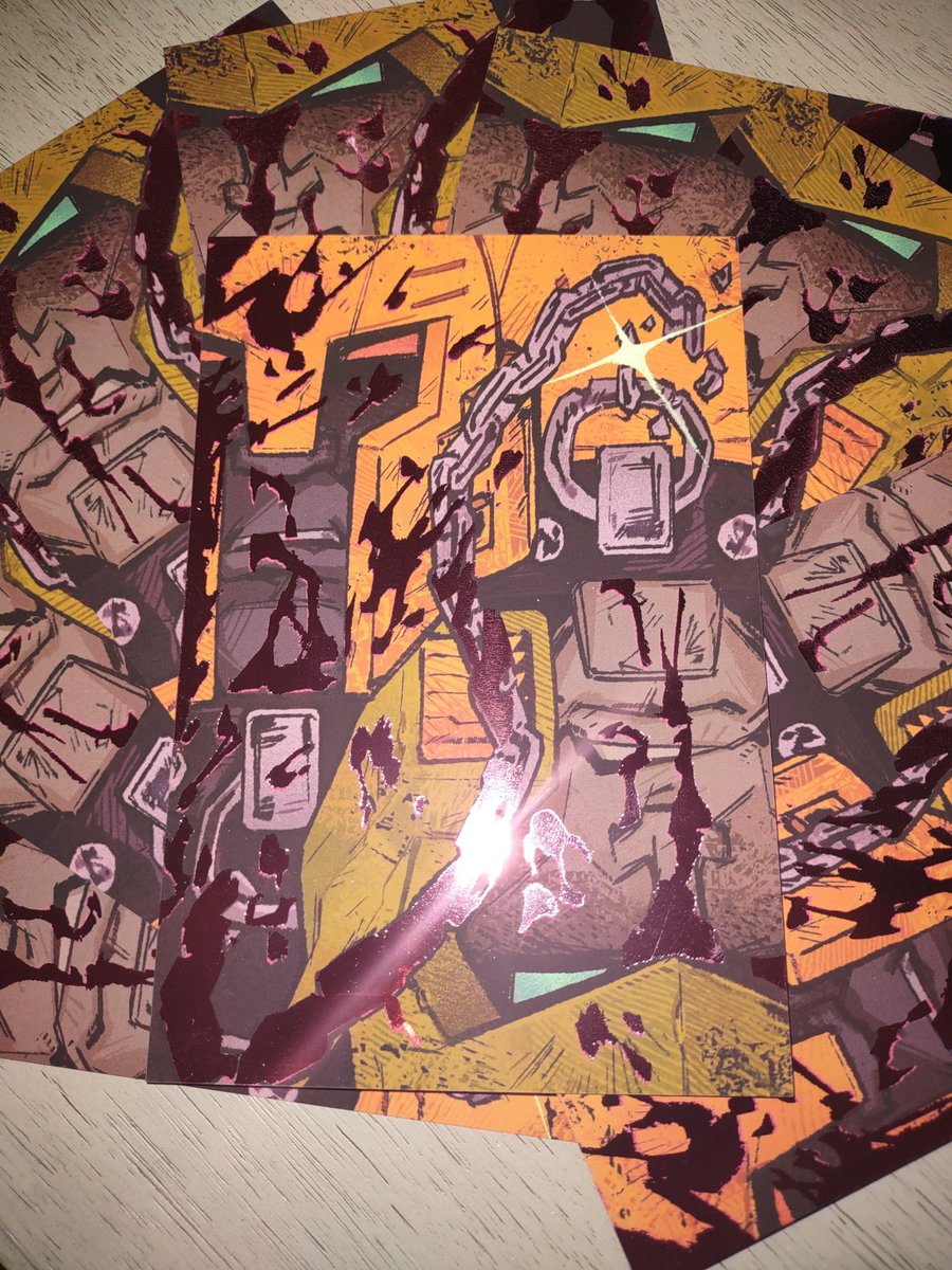 I'll be wearing this same cosplay to NYCC friday and sat this week! If u see me come up and say hi! Ill be giving out these test prints i made lalalalalala this pic is kinda poopoo butt but you get it.