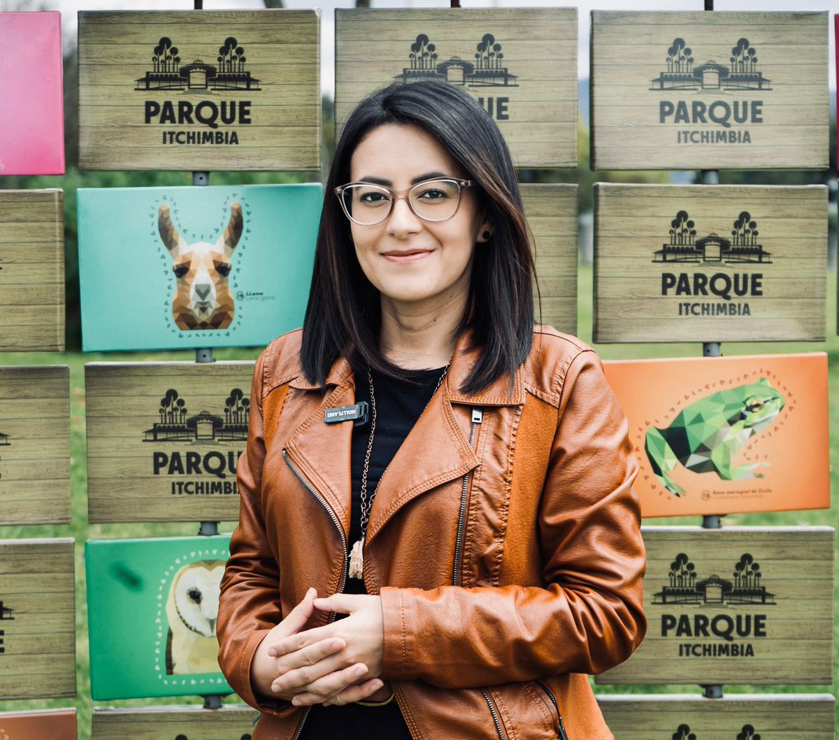 IndotEcuador's tweet photo. ⚖️ Regular, controlar y garantizar calidad también es salvar vidas.

Desde la Dirección Técnica de Regulación, Control y Gestión de Calidad del INDOT, Daniela Barros, su directora, lidera con compromiso un trabajo que asegura que cada proceso de donación y trasplante en el país se realice bajo los más altos estándares técnicos, éticos y humanos.

🧠 “Nuestro objetivo es garantizar que cada órgano, tejido o célula llegue en condiciones óptimas, fortaleciendo la confianza ciudadana y asegurando procesos seguros y transparentes.”

💬 Para Daniela, detrás de cada normativa o auditoría hay un propósito profundamente humano:
“Cada documento o acreditación representa una contribución silenciosa, pero esencial para que un trasplante se realice con éxito. Saber que detrás de nuestro trabajo hay vidas que se transforman, da sentido a todo lo que hacemos.”

🏥 Bajo su liderazgo, la consolidación de los Comités Técnicos Asesores ha fortalecido la participación, la transparencia y la confianza en el sistema nacional de donación y trasplante.

💙 “Cumplir con los estándares de calidad no es un trámite, es un compromiso ético con la vida.”

Gracias, Daniela, por guíar con excelencia y humanidad la tarea de garantizar que cada proceso en el INDOT sea un paso firme hacia un sistema más confiable y solidario en #ElNuevoEcuador.
@marioherrerav