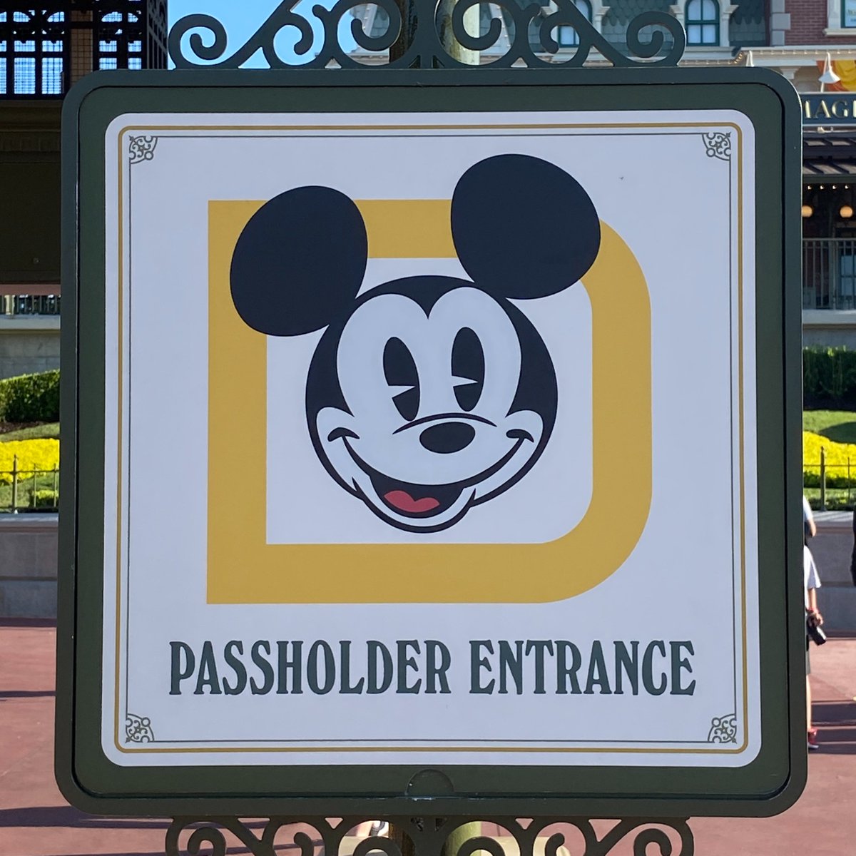 Disney Clips Guy tweet media