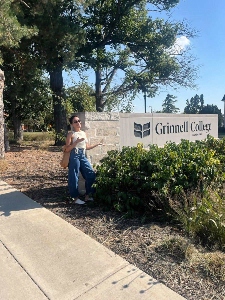 WestWingWriters's tweet photo. So proud of our Gina Physic, who spoke on an intergenerational alumni panel during Grinnell College's Black Alumni Weekend. Grinnell's students were so lucky to learn from Gina's wealth of experience and expertise—just as we are lucky to work with her every day. https://t.co/Jha1tE6sm5