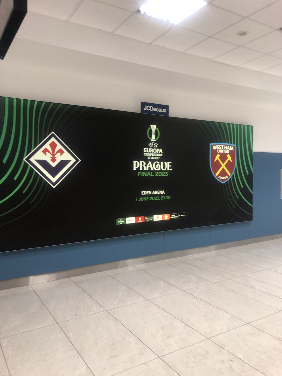 scott_gambier's tweet image. Stepping off that plane and seeing that was summit else wasn’t it 😍