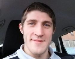 #newsround: Scottish Prison Service admits to unlawful death, 10 years late In 2015, Allan Marshall was on remand at HMP Edinburgh for non-payment of fines and a breach of the peace offence. He had a heart problem, and had a sudden mental health crisis. insidetime.org/newsround/scot…