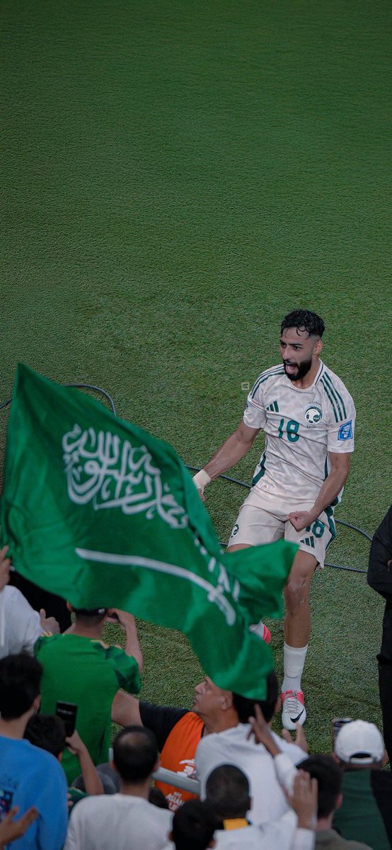 وحش المنتخب صالح أبو الشامات 🇸🇦🦅💚

 #تصفيات_كأس_العالم2026
#المنتخب_السعودي 
#السعودية_إندونيسيا
