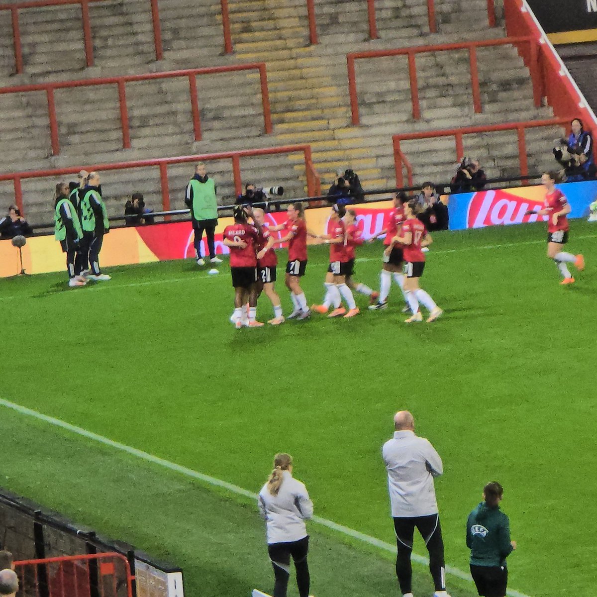 bennymufc's tweet photo. Manchester United 1-0 Valerenga at HT: Maya Le Tissier with United's goal from the Penalty Spot #MUWomen #MUNVAL #UWCL #ProgressWithUnityStadium #MUFC #ManchesterUnited #ManUtd #WomensFootball #UnitedVsValerenga #LSV #UefaWomensChampionsLeague ๐พ๐ช๐พ๐ช๐พ๐ช https://t.co/azfbPJS6c0