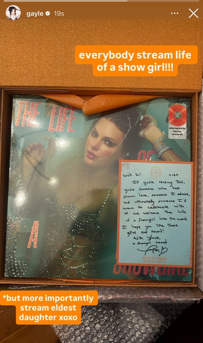 GAYLESource's tweet photo. Taylor Swift has sent GAYLE ‘The Life of a Showgirl’ merch. 🧡 https://t.co/JXRuSpziOv