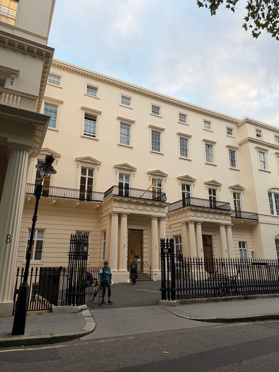 awmackenzie's tweet image. “I want everyone in the country to think of themselves as a scientist. Science can’t be seen as just something done by other people ‘over there’”. 

Great reflections from Ottoline Leyser tonight from her time as UKRI CEO on engaging the public with science and developing the R&amp;amp;D…