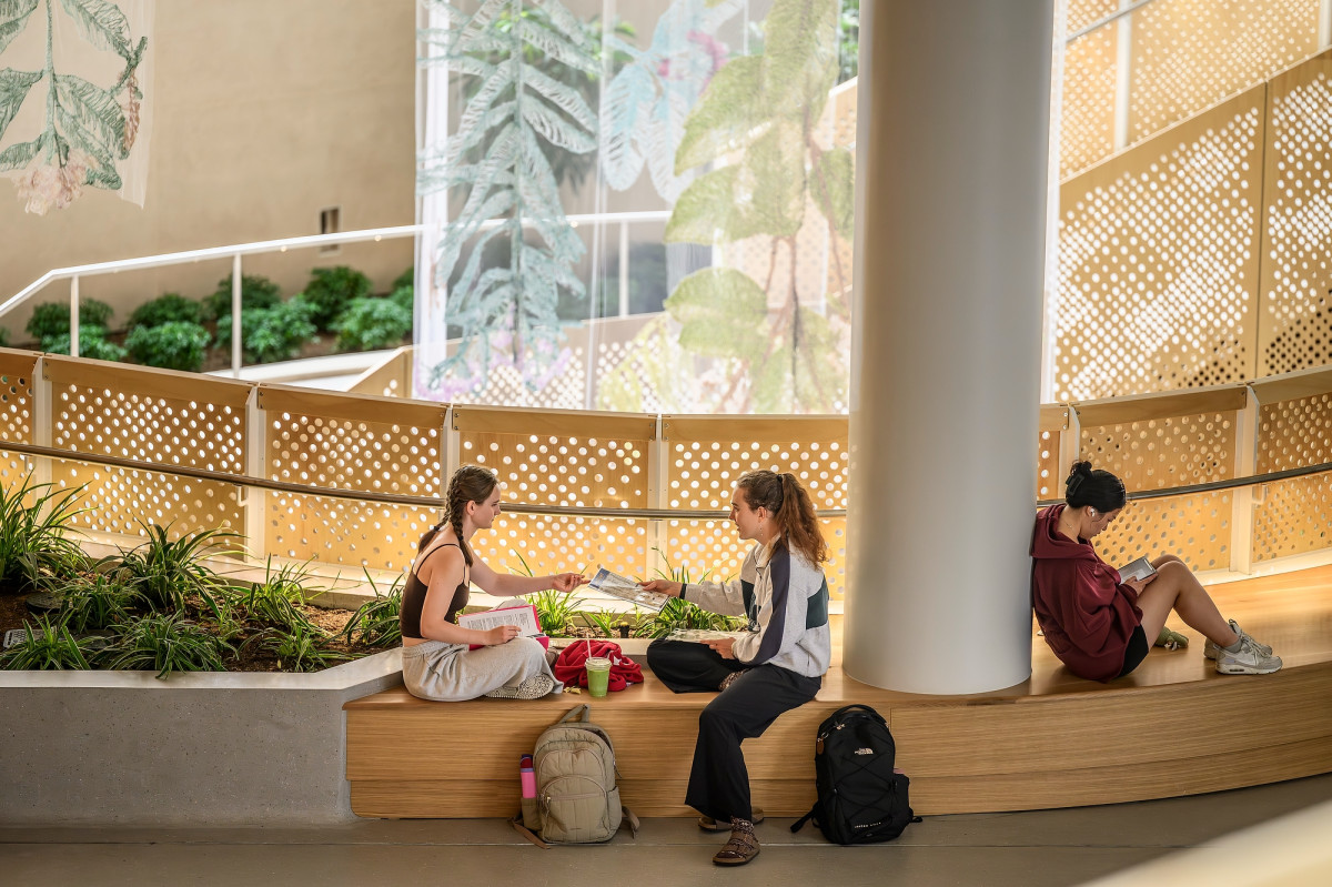 UWMadisonSTATS's tweet image. 📣Calling all alumni in town for Homecoming week at UW–Madison:

Make plans to stop by Morgridge Hall and explore our incredible new home during the Community Open House this Friday, Oct. 10 between 2-4 p.m.!

More about Morgridge Hall: ow.ly/lMZT50X81VP