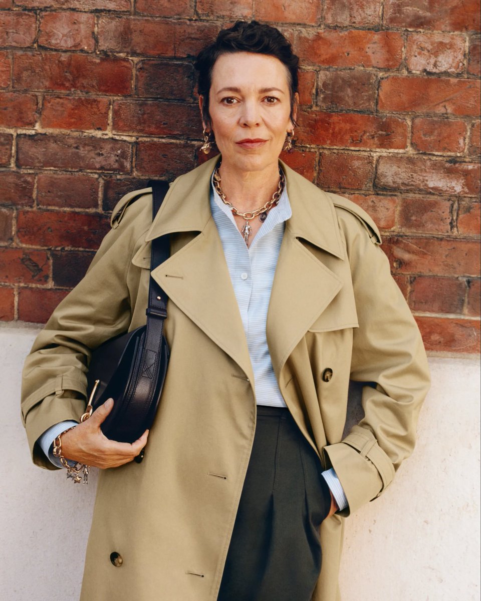 oliviascolmans's tweet photo. Olivia Colman for Burberry ❤️ https://t.co/4Y6eJpfpbV