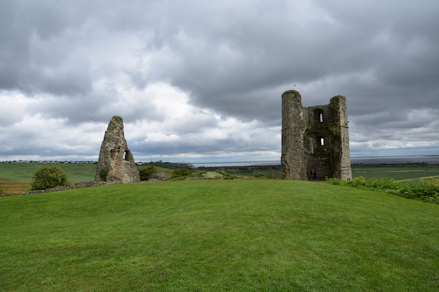 Kaulofthewilduk's tweet image. New blog post out! 🚨

Here I reflect on two visits to the Thames Estuary last year.  It was a privilege to learn about its heritage, landscapes and wildlife from @AndrewMillham and @SimonGinnaw.

Read here: kabirkaul.wordpress.com/2025/10/06/two…

@StephenMoss_TV @RobGMacfarlane