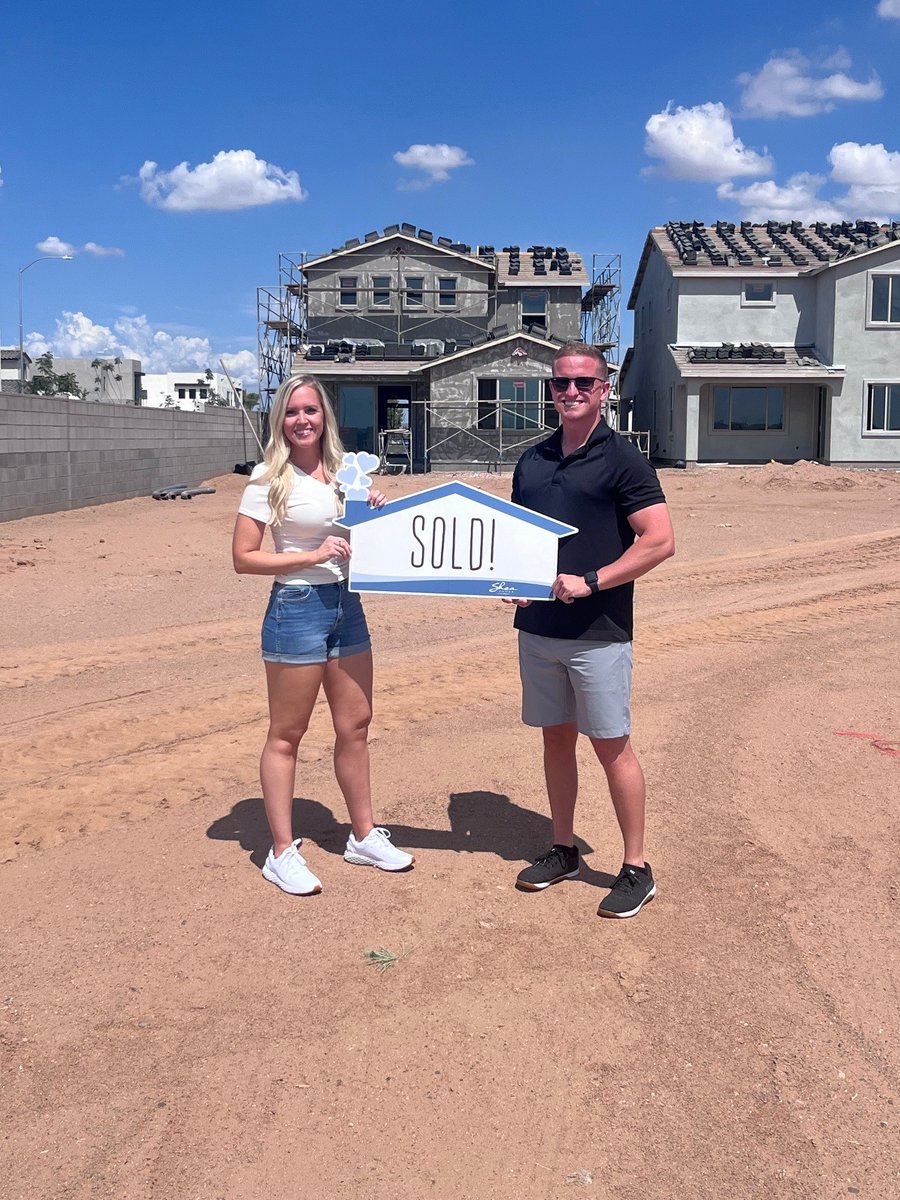 A new chapter begins. 💫 

Congratulations, Michael and Jessica, on your beautiful new build at #MedleyAtAvalonCrossing!

Here’s to years of love, laughter, and memories in your new #SheaHomes.