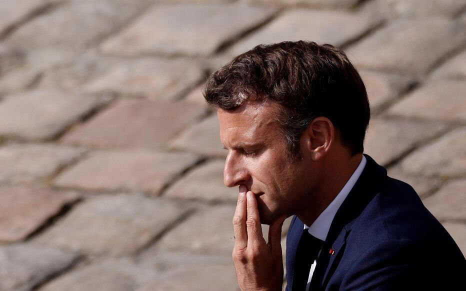 AlertesInfos's tweet photo. 🚨🇫🇷 ALERTE INFO | Emmanuel Macron NOMMERA un nouveau Premier ministre "d’ici 48 heures". (Élysée) https://t.co/fqdfymUJO3