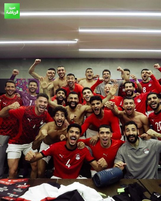 محمد صلاح ينشر صورة لفرحة لاعبي منتخب مصر بالصعود لكأس العالم 2026 