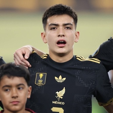 TouchlineX's tweet photo. 🚨🗣️ Ignacio Ruvalcaba (Tijuana's Academy Coach): "Gilberto Mora (the Mexican Pedri) has a dream: To play for Real Madrid." 

"He loves to watch Real Madrid's games, he sees himself playing there." https://t.co/zeFrBYGl7M