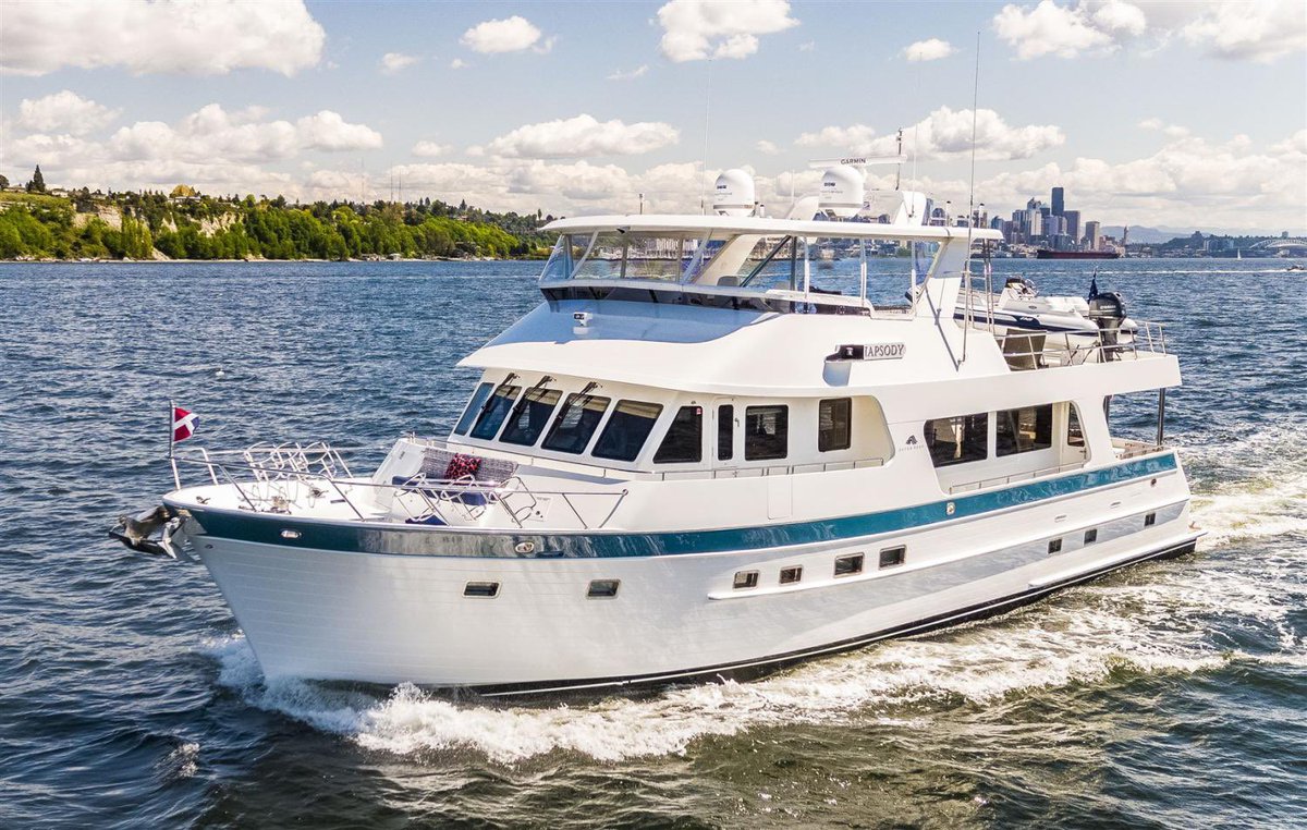 Outerreefyachts's tweet image. Spacious and versatile, the 720 Classic is built for entertaining and extended adventures. With strength to cross oceans and comfort to feel at home anywhere, she blends luxury with seaworthiness perfectly.

#OuterReefYachts #LuxuryYachts #BluewaterCruising #OceanAdventure