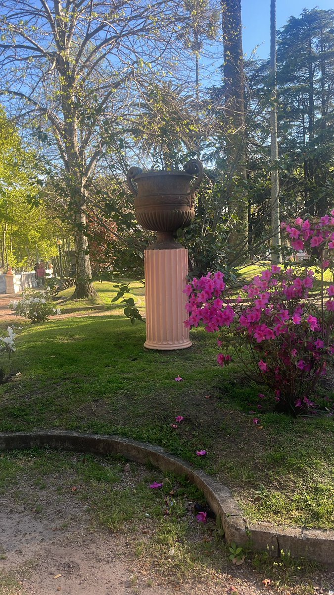 La Intendencia de Colonia a través de la Dirección de Paseos Públicos informa que comenzaron las tareas de reacondicionamiento, mantenimiento de pintura y jardinería en la Plaza 25 de Agosto, en Colonia del Sacramento. Ver más en colonia.gub.uy
#intendenciadecolonia