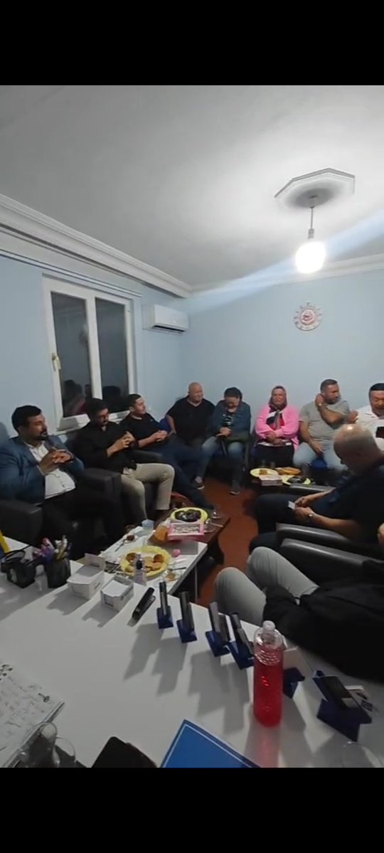 Bugün, Antalya’daki Ispartalılar Derneği (ANIDER) Başkanımız Ali Erdal ve kıymetli yönetimini ziyaret ettik.
Hemşehrilik bağlarının sıcaklığını, dostluğun ve dayanışmanın gücünü bir kez daha hissettik. 🌿

Değerli Başkanımız, dernek çalışmaları ve planlanan sosyal-kültürel