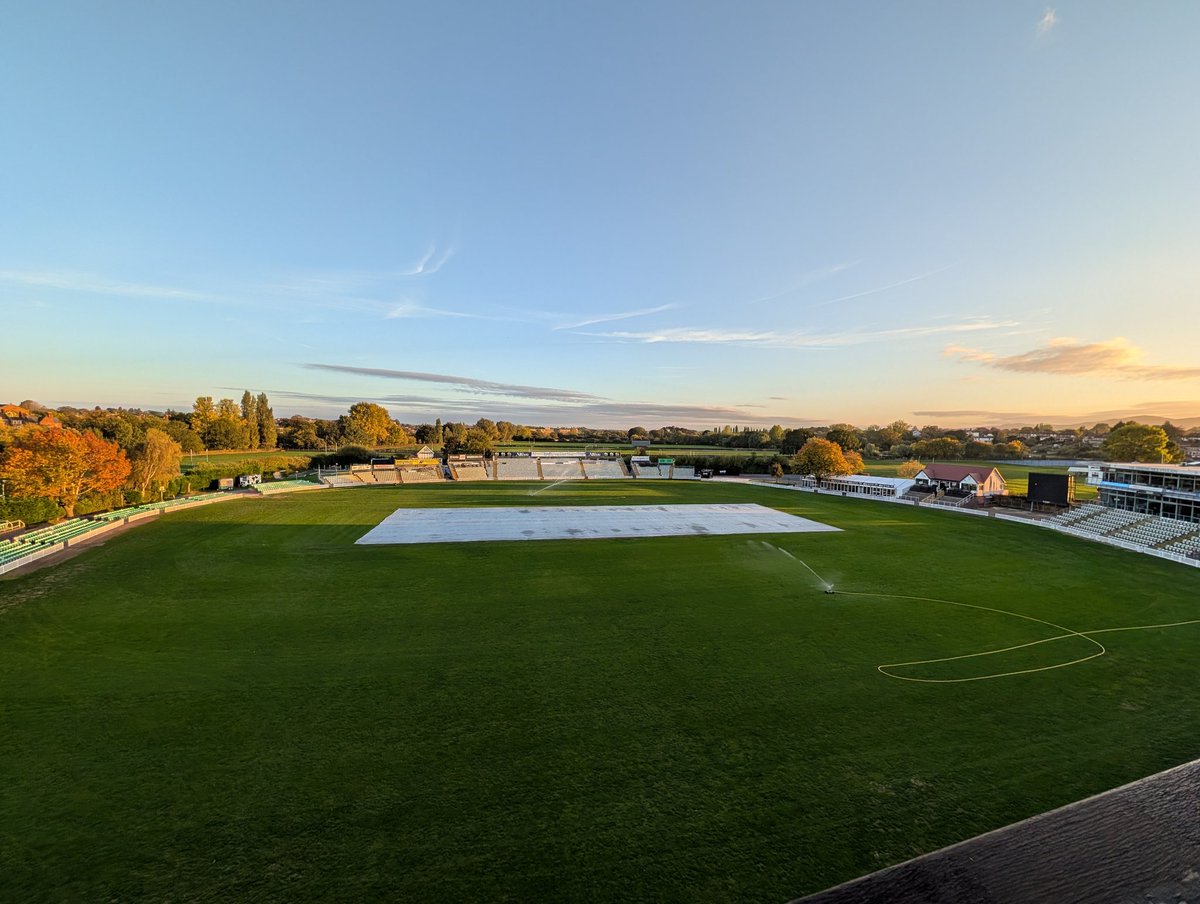 New Road looking lovely this evening, great to see the ground recovering after last year's floods and this summer's heat waves 🍐🙏🏏