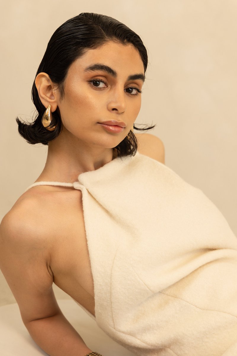 JKadhimi's tweet photo. FJK | Sculpted Grace | AW25
The golden details in this collection were intentional. I wanted to present my woman as the queen of her own story.  https://t.co/MgCOaALloe
#fashionstyle #StyleInspo #designer #brandonworks #BrandBuilding #Purpose #Trending #viral #London #Europe https://t.co/aZ9QNShRl0