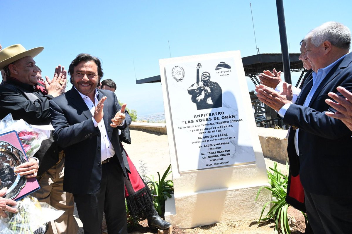 GustavoSaenzOK's tweet photo. En la cima del Cerro Aladelta inauguramos el anfiteatro “Las Voces de Orán”, un espacio que abraza nuestra música y a quienes la mantienen viva. 

Lleva el nombre de un grupo es parte de la historia del folclore salteño y rinde homenaje a su fundador, Federico Córdoba, cuya voz seguirá sonando bajo este mismo cielo.

Un nuevo punto de encuentro, de arte y de identidad.

Primero Salta. Primero los salteños.