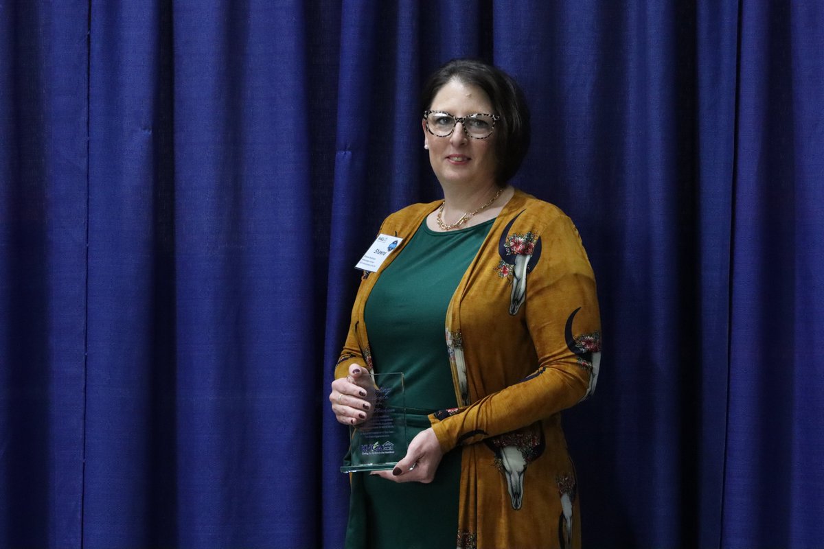 𝐒𝐡𝐚𝐰𝐧𝐚 𝐇𝐨𝐬𝐜𝐡𝐨𝐮𝐞𝐫 
𝐌𝐞𝐝𝐢𝐜𝐚𝐥𝐨𝐝𝐠𝐞𝐬 𝐀𝐭𝐜𝐡𝐢𝐬𝐨𝐧 
𝐊𝐇𝐂𝐀/𝐊𝐂𝐀𝐋 𝟐𝟎𝟐𝟓 𝐀𝐝𝐦𝐢𝐧𝐢𝐬𝐭𝐫𝐚𝐭𝐨𝐫 𝐨𝐟 𝐭𝐡𝐞 𝐘𝐞𝐚𝐫

“For the past 14 years this outstanding administrator has faithfully served the same facility. She began her career with a