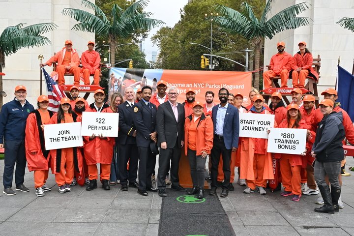 Palm trees and lifeguards in Washington Square Park? The Arch glowed orange today as we kicked off lifeguard recruitment season for summer 2026 with a rally! Summer might be months away, but qualifier signups are open!