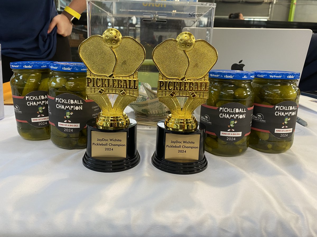 🏓 If you haven't heard, the annual JayDoc Pickleball Tournament is "kind of a big dill." Don't miss this fun opportunity to support our student-run clinic that's served our community for 20 years: bit.ly/jaydocpickleba… #RockChalkTogether